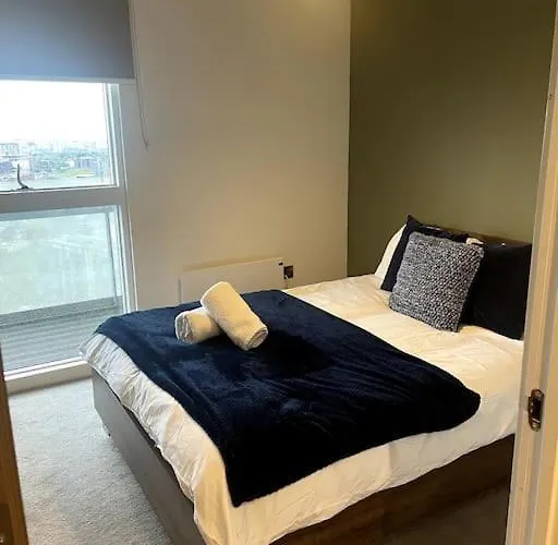 Lovely 2-Bedroom Condo With Balcony