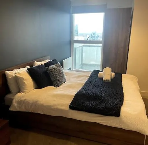 Lovely 2-Bedroom Condo With Balcony